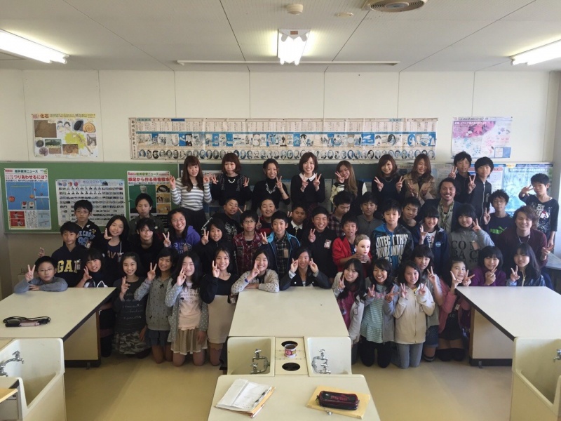 新蟹江小学校で、「美容師」という、職業を語る、出前授業に行ってきました。